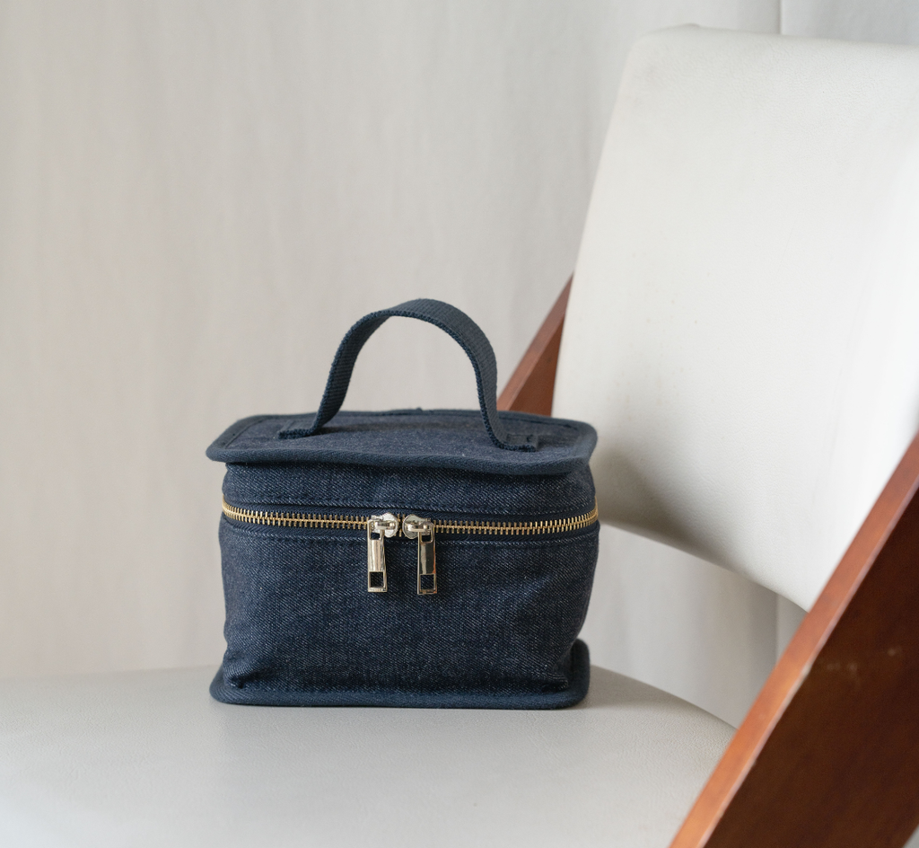 予約販売【新作】BISOU×L'EAU マルチポーチ / デニム / L mini（ネイビー・ライトブルー） - yUKI TAKESHIMA
