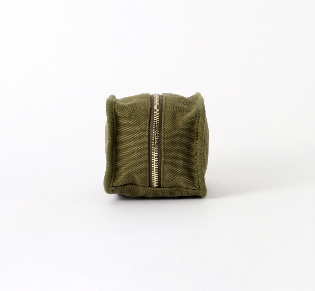 【BISOU×L’EAU】multi pouch M BISOU公式オンラインショップ】BISOU×L'EAUコラボレーション